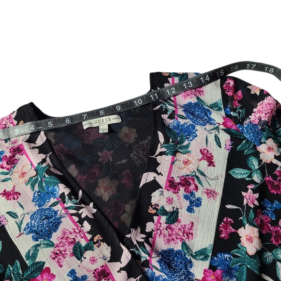 GUESS | FLORAL BELL-SLEEVE BLOUSE | SIZE MEDIUM - Picture 4 of 9